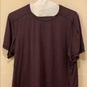 Maroon/Dark Purple Mens Lululemon Short Sleeve - medium